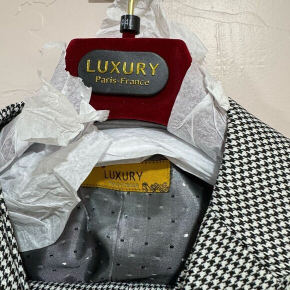 Luxury Paris-France 3 piece Houndstooth Suit - Picture 16 of 16